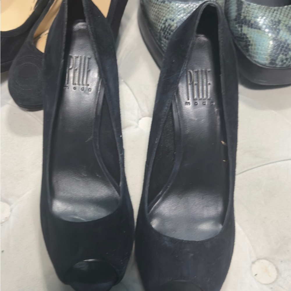Pelle Moda Black Peep-Toe Heels